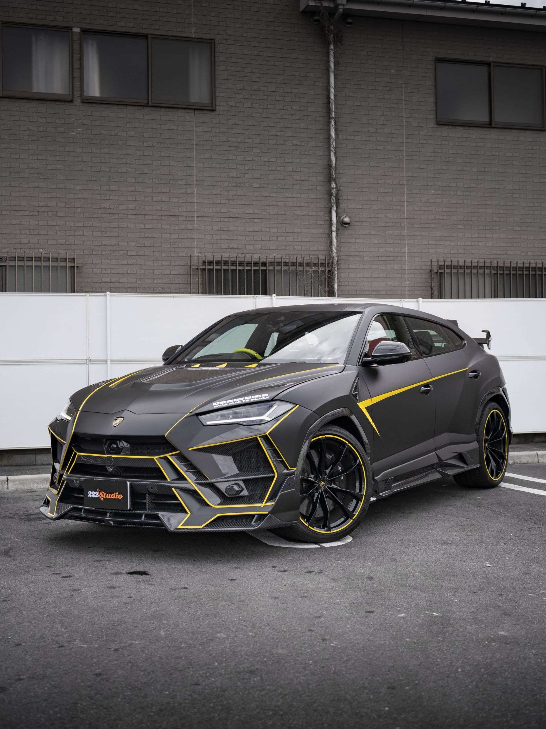 ランボルギーニ　URUS