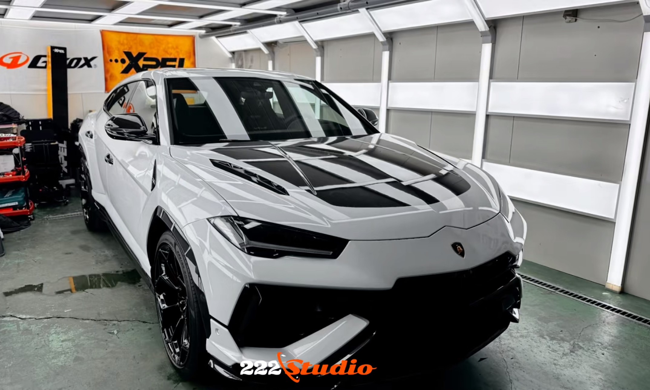 ランボルギーニ　URUS　ペルフォルマンテ