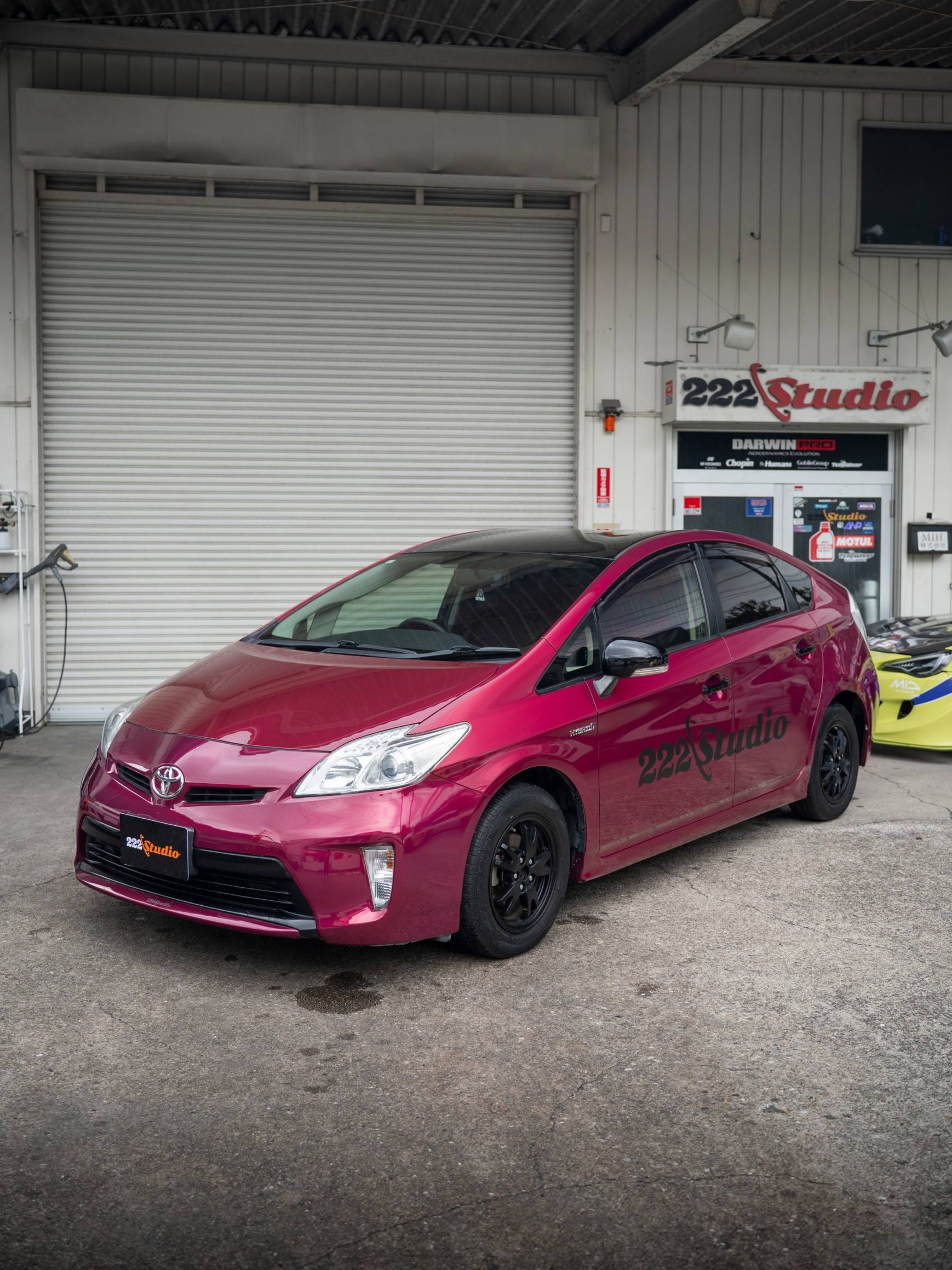 トヨタ  PRIUS